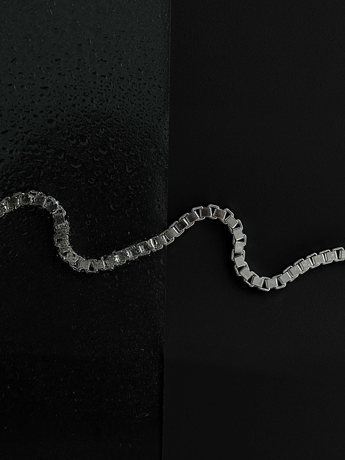 silver jewelry athleisure chain